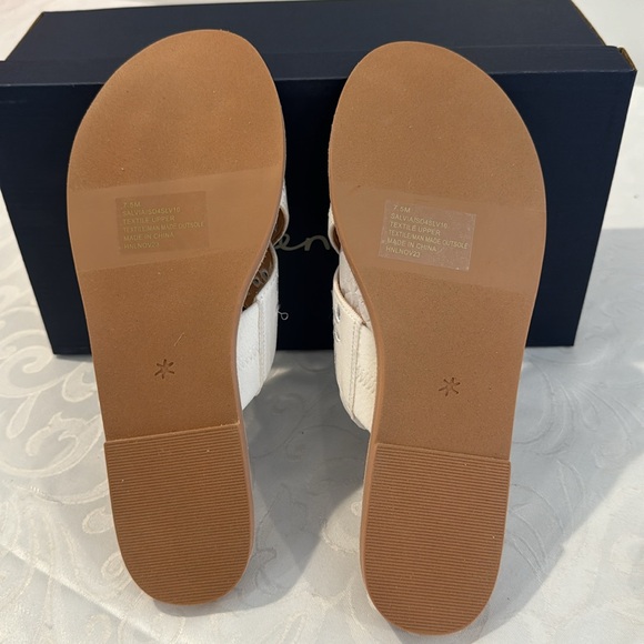 Splendid Salvia Embroidered Eyelet Slide Sandal. Size 7.5 - Picture 9 of 14